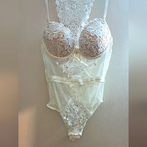 Elegant Lace Bodysuit in White